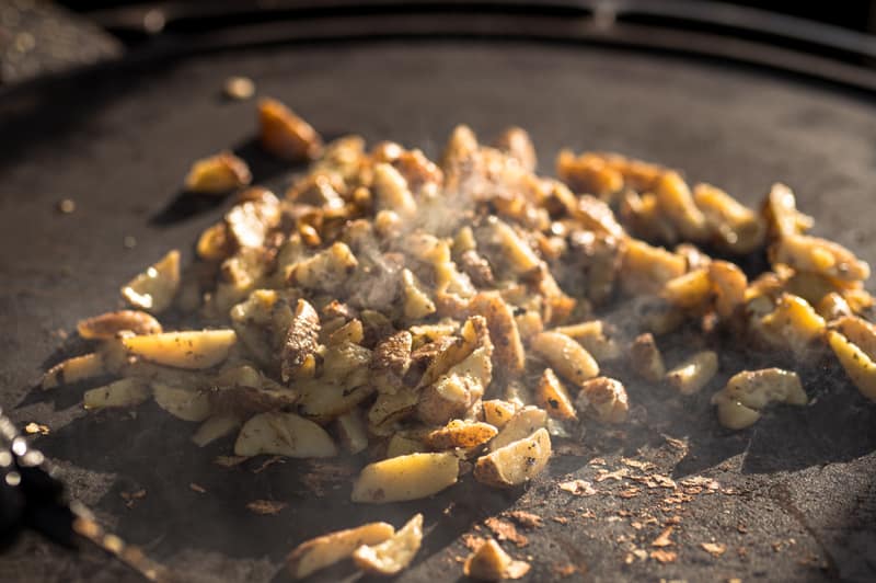 Spätzle auf der Feuerplatte